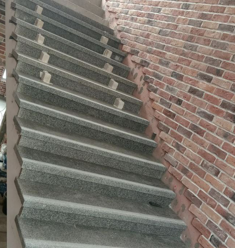 Строительство дома в Свердловской области под ключ, коттеджа, многоэтажных зданий и ангаров любой сложности в фирме FarrDom. плитка