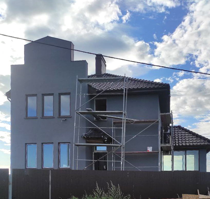 Строительство дома в Свердловской области под ключ, коттеджа, многоэтажных зданий и ангаров любой сложности в фирме FarrDom. лестницы из плитки