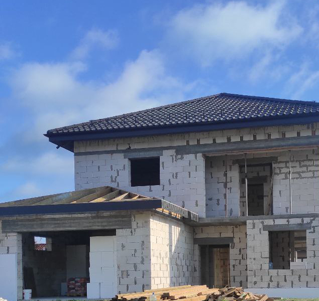 Строительство дома в Свердловской области под ключ, коттеджа, многоэтажных зданий и ангаров любой сложности в фирме FarrDom. Малоэтажные дома, не превышающие трёх-четырёх этажей, частные дома, таунхаусы, коттеджи и небольшие жилые комплексы. Бани из бруса и бревна с верандой, мансардой, крыльцом. Ангары из металлоконструкций. Кровля. Заборы и откатные ворота. Благоустройство территории от промышленных территорий и общественных парков, до небольших частных участков. Команда FarrDom выполнит для вас: монолитная плита фундамента/монолитная подпорная стена/монолитная подушка/монолитная подушка под блоки/монолитная лента/монолитная подмоска. Монтаж бетонного поло с топпингом. Работаем в Екатеринбурге и Свердловской области.